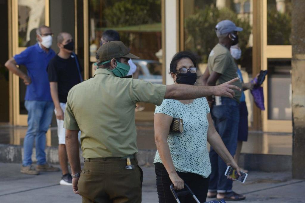 Gobierno cubano publica Decreto Ley que le permite imponer fuertes multas durante la pandemia