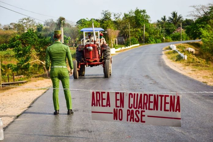 Ni la limitación de vuelos ni el aislamiento obligatorio de los viajeros ha logrado contener el aumento de casos positivos en Cuba