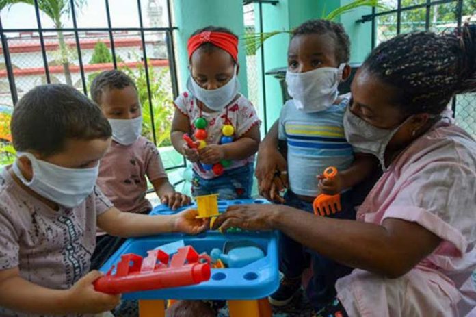 Cuba podría comenzar en las próximas semanas la inmunización contra el coronavirus en menores de entre 5 y 18 años de edad