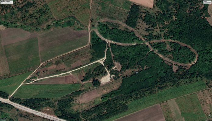 Gastan miles de dólares en una carretera en Cuba en un área salvaje que para colmo no conduce en ningún lado pues tiene forma de ocho