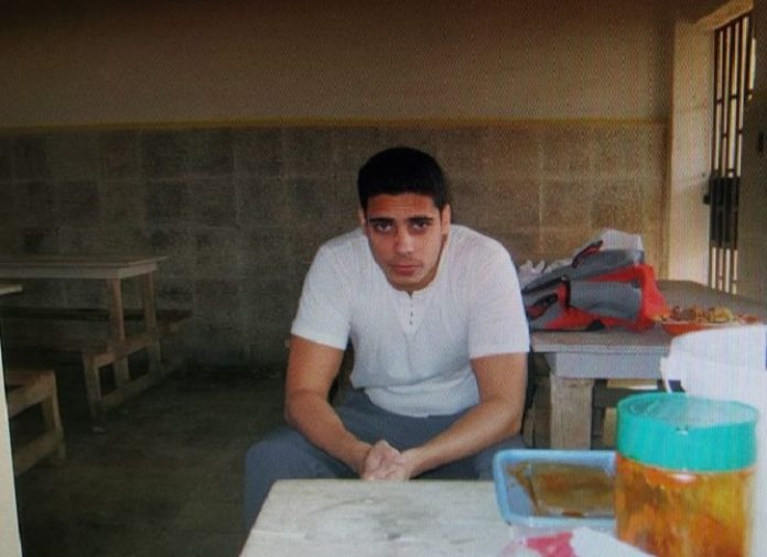 Madre de joven cubano condenado a cadena perpetua por intentar secuestrar en La Habana en 2007 un avión, donde hubo dos víctimas mortales, vuelve a pedir fe de vida de su hijo