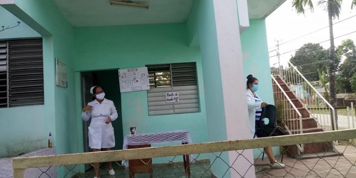 El coronavirus no da tregua en Cuba, que hoy reportó 1110 nuevos casos positivos de coronavirus y doce fallecidos