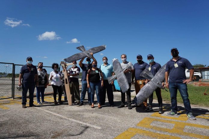 Cubanos en Mayabeque inventan dron que imita a un gavilán y quieren venderlo internacionalmente a los aeropuertos para espantar aves