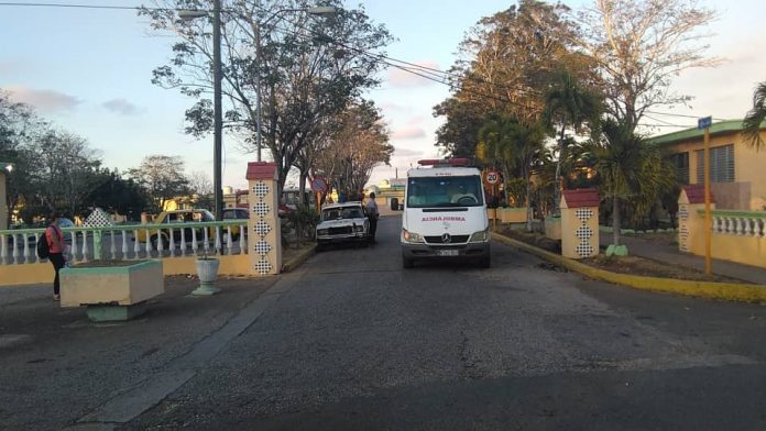 Indignante!! Médicos cubanos cumplen la cuarentena tras su salida de la Zona Roja en locales sin condiciones y con los colchones en el piso