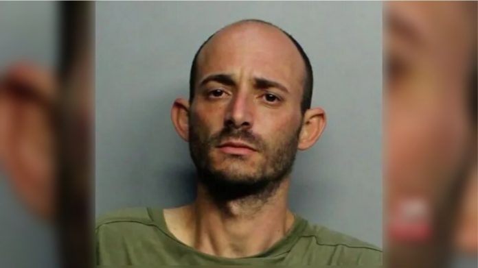 Cubano roba miles de dólares en una casa de Miami y la policía logró arrestarlo gracias a un plato de arroz cgonrí