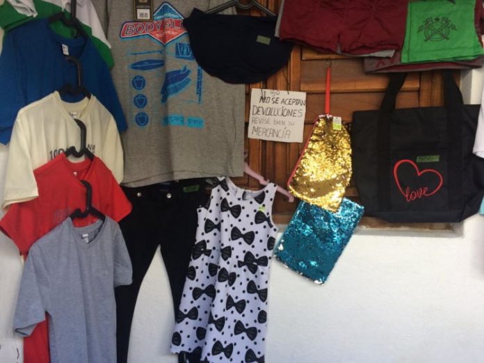 La venta de ropa usada toma auge en Cuba ante la escasez y la oportunidad para conseguirla nueva