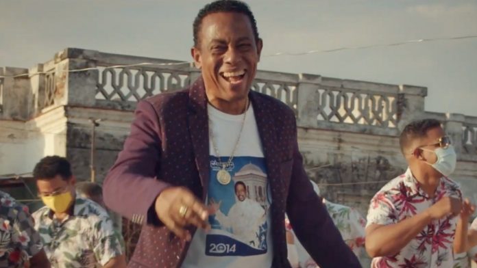 Hoy está cumpliendo 64 años Cándido Fabré, el Rey de la Improvisación en la música popular cubana