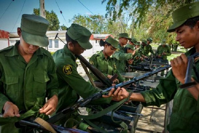 Gobierno cubano se embolsa más de 700 millones de dólares por reparar el equipamiento militar del Departamento de Defensa de Sudáfrica
