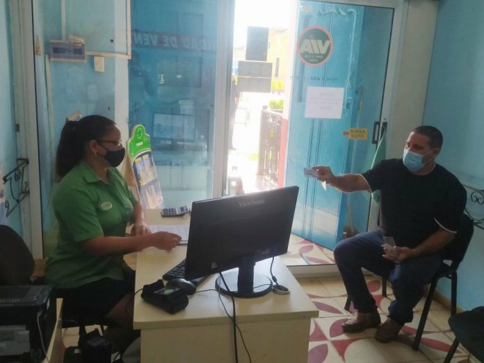 El Gobierno cubano deja claro que no quiere las manos de cuentapropistas ni de negocios privados en las agencias de viajes y la venta de paquetes turísticos