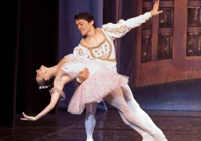 Cubano ex bailarín principal del Ballet Nacional de Inglaterra es condenado por abusar sexualmente de jóvenes estudiantes de danza