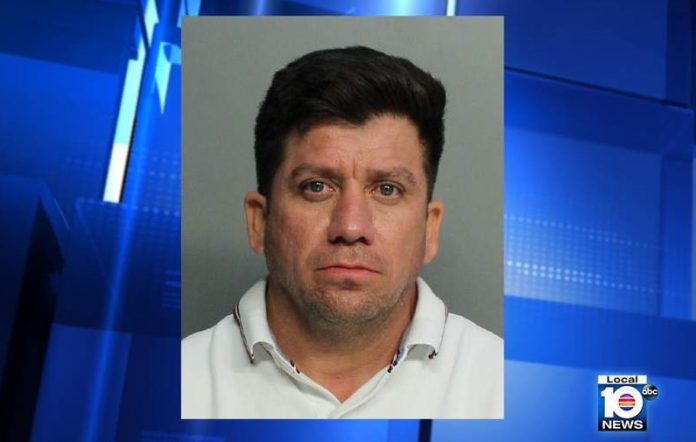 Arrestan cubano en Hialeah que manejaba varios burdeles ilegales y tenía planeado huir a Cuba con miles de dólares en efectivo