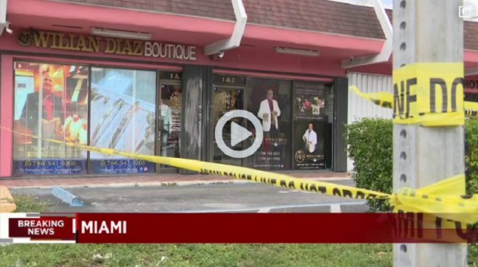 A punta de pistola roban miles de dólares en prendas en una reconocida joyería cubana de Miami