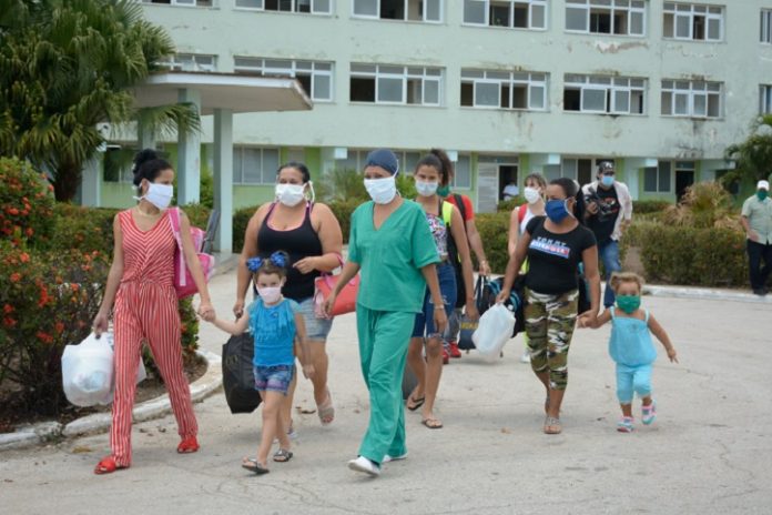 Las nuevas cepas de COVID-19 de Reino Unido, Sudáfrica y Brasil son las que están provocando la mayor cantidad de casos graves y fallecidos en Cuba