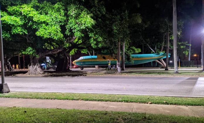 Aduana de Cuba se pronuncia oficialmente sobre el misterioso avión que recorrió las calles de La Habana en los últimos días