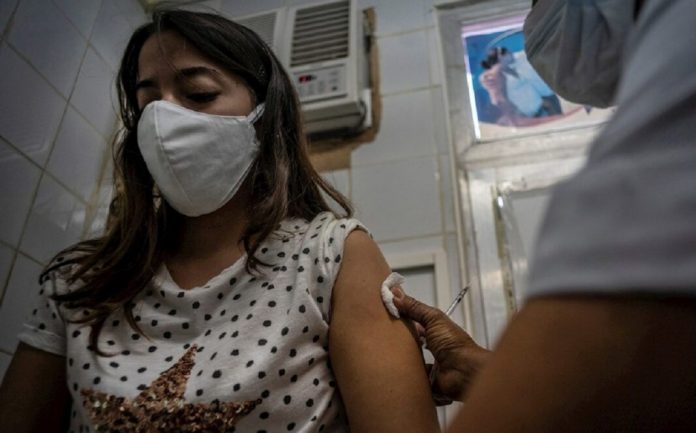 Gobierno cubano vuelve a anunciar el comienzo de la inmunización contra el coronavirus en La Habana, pero sin ofrecer una fecha exacta