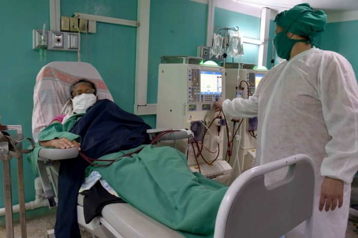 Vuelve a subir la curva de muertes y contagios de COVID-19 en Cuba. Reportados hoy 8544 nuevos casos positivos y 60 muertos en el día