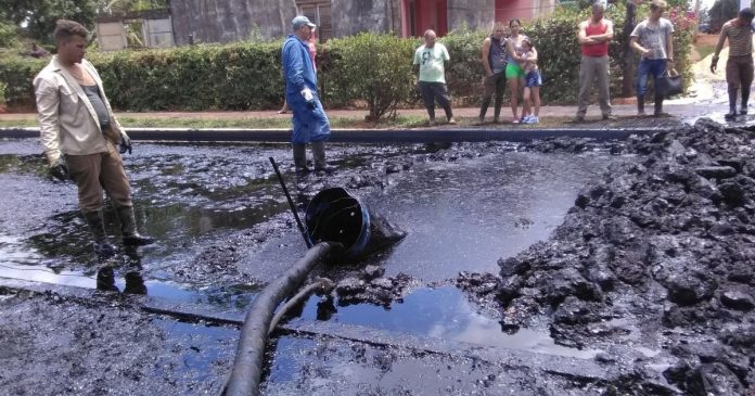 Accidente causa desastre ambiental en Cuba!!! Se derraman 28 mil litros de petróleo en la provincia de Matanzas