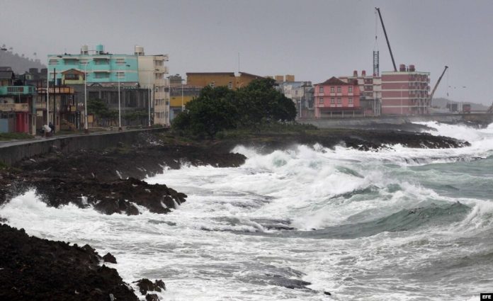 Falsa alerta de tsunami en Baracoa provocó el pánico en más de mil cubanos que corrieron despavoridos a refugiarse en barrios altos de la ciudad