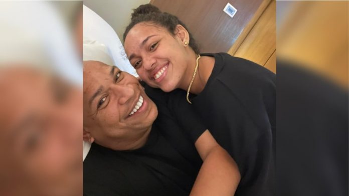 Reguetonero Alexander Delgado logra sacar a su hija de Cuba y llevarla a Miami: 