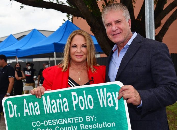 La abogada cubana Ana María Polo es honrada por la ciudad de Hialeah con una calle que desde ahora lleva su nombre