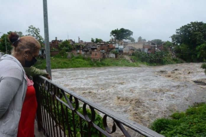 Tormenta Tropical Elsa toca tierra en Cuba y declaran Estado de Alarma para todo el Occidente del país