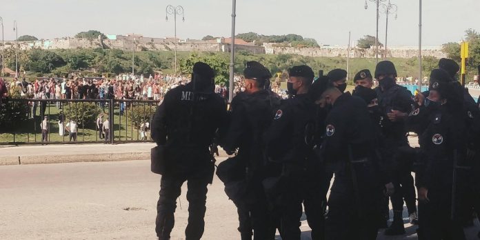 Se tensa la situación política en Cuba tras conocerse que los organizadores de la marcha del 15 de noviembre insisten en realizarse a pesar de la negativa del Gobierno