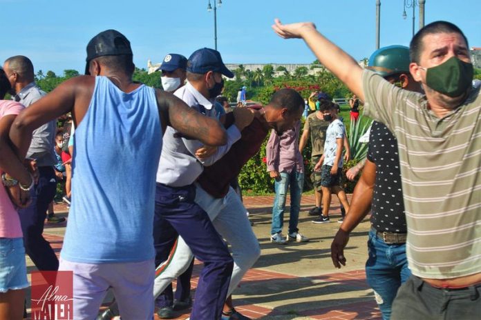 Revista oficial de la Federación de Estudiantes Universitarios de Cuba defiende que los jóvenes arrestados puedan estar 7 días en prisión sin presentarles cargos en su contra
