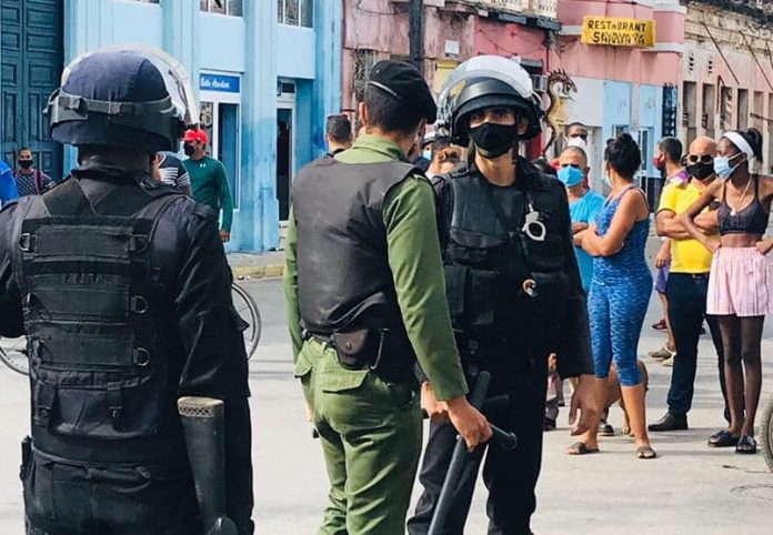 Las Fuerzas Armadas dejan claro que responden directamente a Díaz-Canel y le ofrecen su apoyo incondicional: 