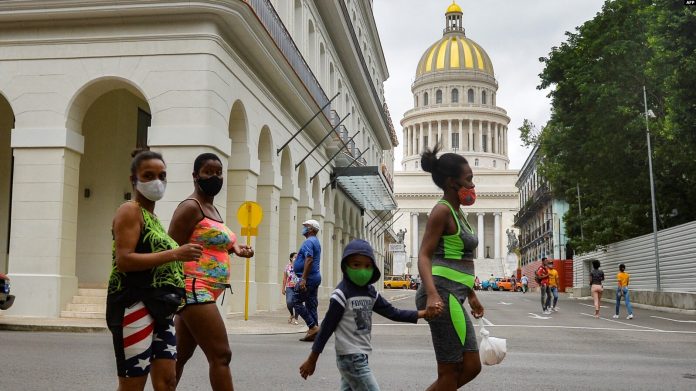Sigue bajando aceleradamente la curva de contagios y muertes en Cuba: Hoy se reportaron 2945 nuevos casos positivos y 40 muertes por la COVID-19