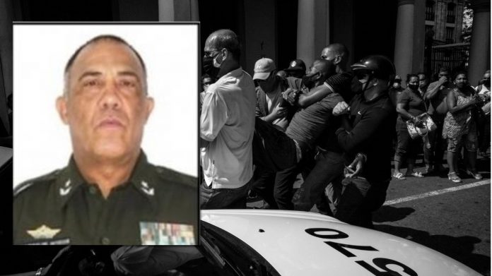 Dimite el viceministro del Interior de Cuba, en desacuerdo con el excesivo uso de la fuerza por el Gobierno durante las protestas