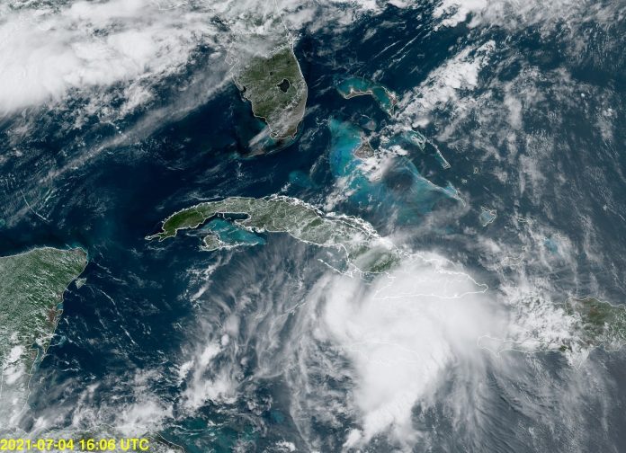 Tormenta Tropical Elsa ya afecta el centro y occidente de Cuba, donde las lluvias y fuertes vientos preocupan a la población
