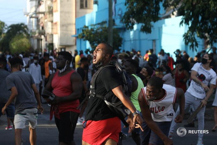 Continúan las cifras récords por la pandemia en Cuba. Hoy se reportaron 42 fallecidos y 6423 nuevos casos positivos a la COVID-19