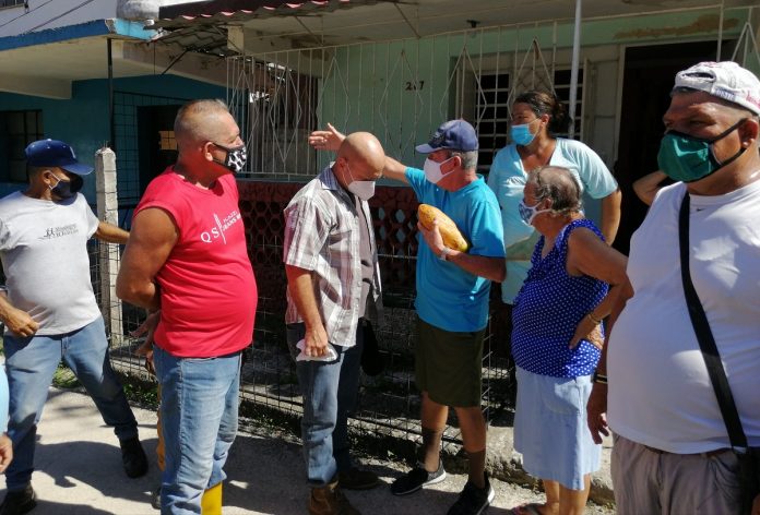 Díaz-Canel da la orden a sus funcionarios a recorrer los barrios marginales de La Habana donde se dieron protestas el 11 de julio para 