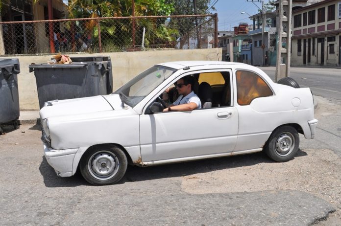 Gobierno cubano autorizada la circulación legal de vehículos construidos en la isla por cuenta propia