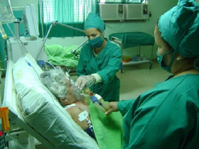 Cubanos con COVID-19 leve no irán a hospitales ni centros de aislamiento