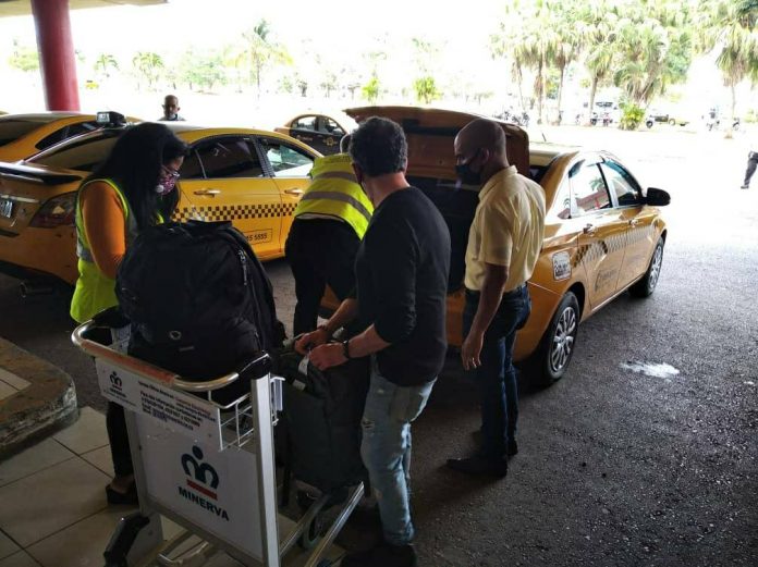 Exiliados cubanos se movilizan y envían toneladas de medicinas a Cuba para aliviar la escasez