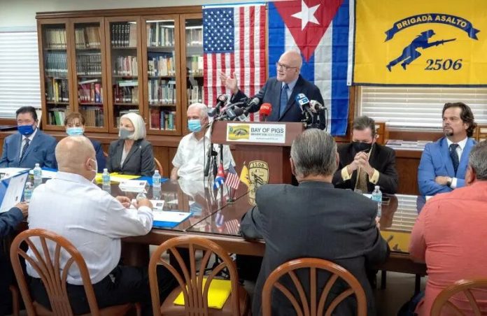 Empresarios cubanos exiliados en Miami firman acuerdo para crear un fondo de inversiones que servirá para 