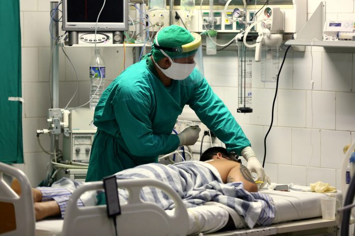 Continúan las muertes en Cuba por falta de insumos médicos en los hospitales