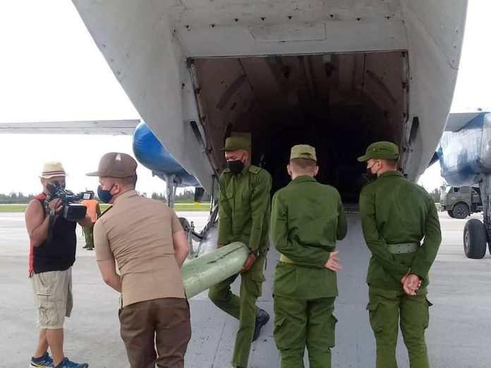 Gobierno cubano hecha mano del ejército para paliar la crisis de escasez de oxígeno medicinal que existe en los hospitales de la Isla