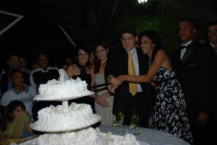 Filtran las fotos de la boda de “El cangrejo”, nieto de Raúl Castro