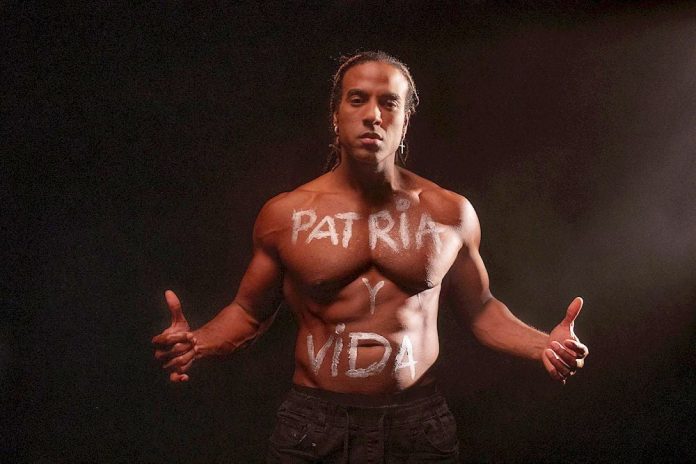 Cantante Yotuel Romero confiesa que hoy en día hay una parte importante de su familia que no le habla 