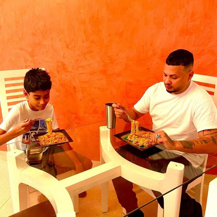 Reguetonero Jacob Forever está devastado pues no sabe cuándo volverá a ver a su hijo mayor que se encuentra en Cuba: 