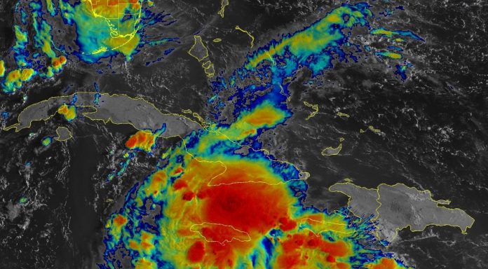 Se forma nueva depresión tropical al sur de Cuba y ya las autoridades emitieron una Alerta Temprana de Ciclón porque su trayectoria podría afectar el occidente del país