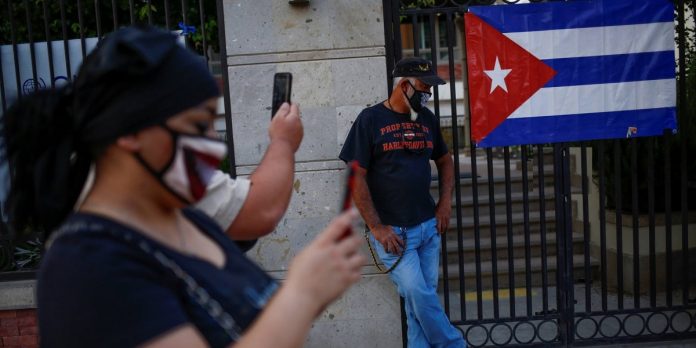 Proponen utilizar repetidores WIFI en la Embajada de Estados Unidos en La Habana y en la Base Naval de Guantánamo como alternativa para llevar una internet abierta a Cuba