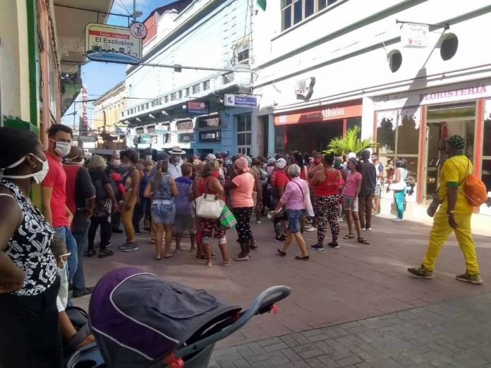 El 2022 pinta para los cubanos igual de oscuro y tenebroso que el cierre del 2021