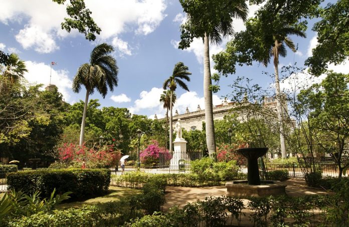 La Plaza de Armas de La Habana, la historia de una de las más bellas y con más historias de Cuba