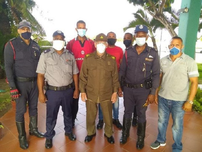 Ramiro Valdés se va al poblado santiaguero de Palma Soriano a premiar a los oficiales que reprimieron las manifestaciones del 11 de julio