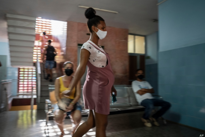 Gobierno cubano asegura que hay personas fingiendo sentir los síntomas de la COVID-19 para que les realicen el test en los hospitales y salir de dudas de si están contagiados