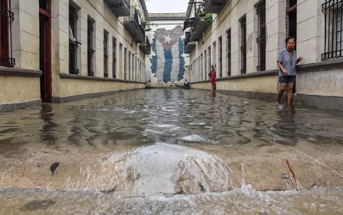 Mientras llueve a cantaros en el occidente de Cuba, el oriente se encuentra alerta ante la llegada de la Tormenta Tropical Grace