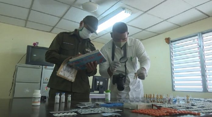 Más de una docena de cubanos bajo investigación en Guantánamo por presunto robo y venta de medicamentos en el mercado negro